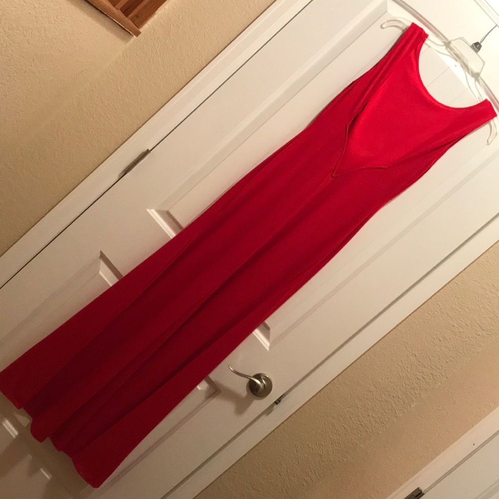 Red Prom/Formal Dress - Picture 2 of 5